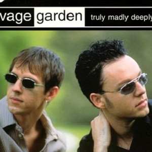 扒开大腿狠狠挺进视频
